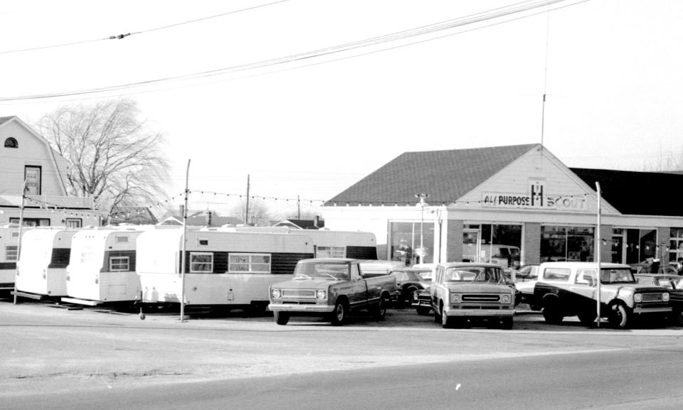 Silvia Auto Sales, at 232 West Main Road in Middletown, is shown in this photo from Jan. 29, 1971. It's now home to Ocean State Laundry.