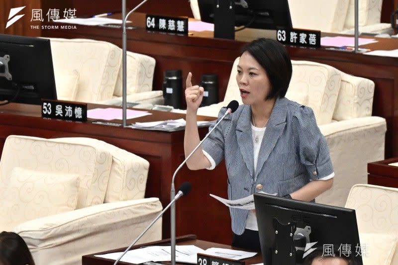 <cite>民進黨北市議會黨團總召簡舒培（見圖）提議，蔣萬安應先對更急迫、市民更需要市長報告的議題進行專案報告，爾後再進行施政報告。（資料照，陳思明攝）</cite>