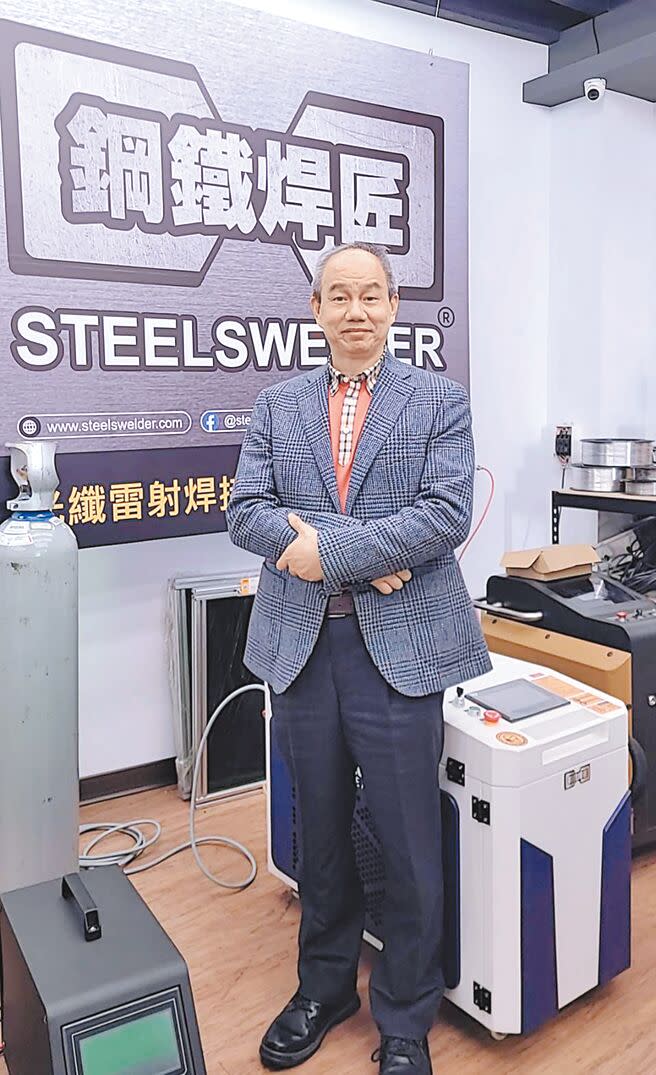 迎向2023年鈑金雷射應用市場，台灣三軸科技創辦人黃世明董事長表示，持續看好未來，堅守服務與客戶並肩成長。圖／王妙琴