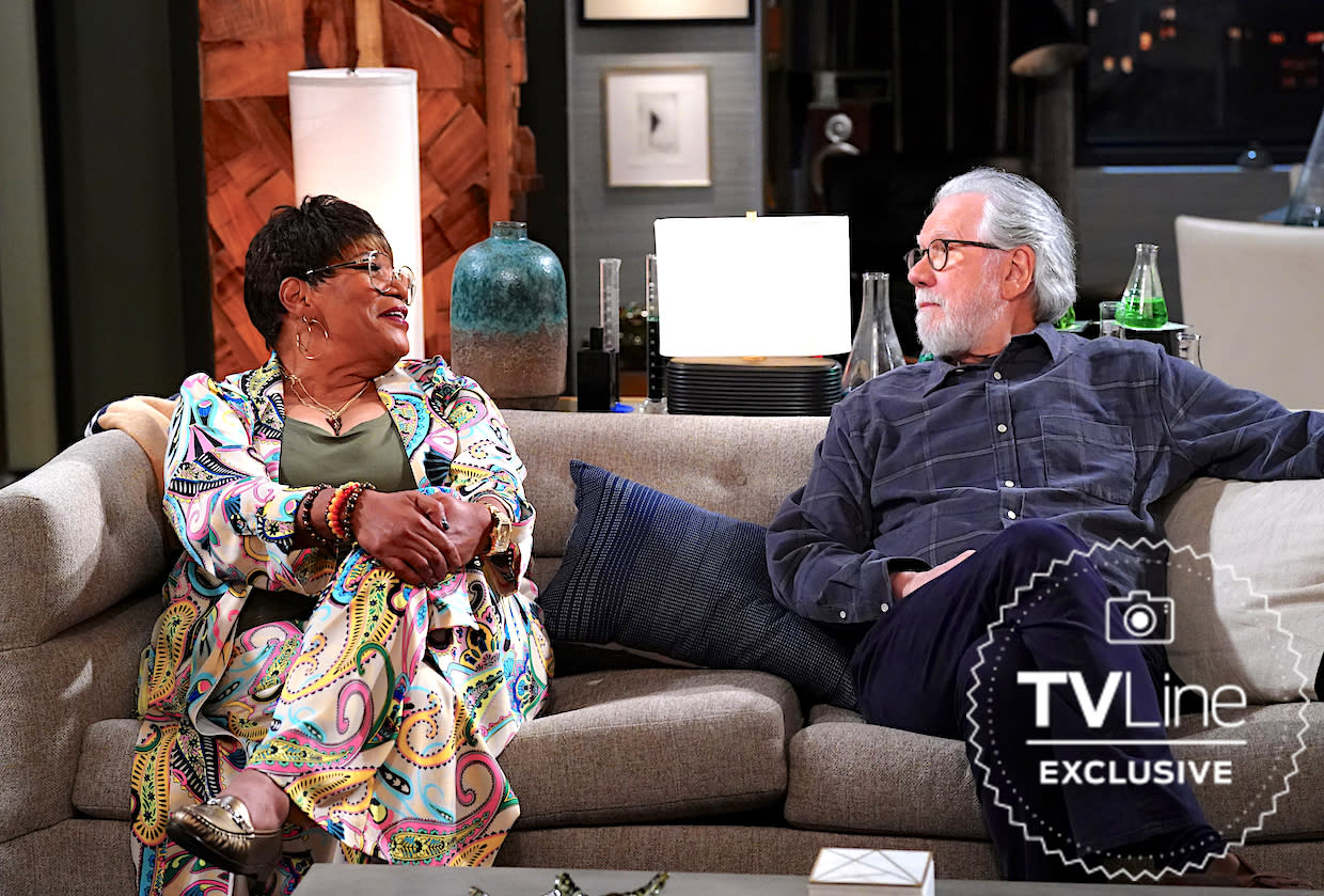 Night Court Marsha Warfield’s Roz Catches Up With Dan on His Couch