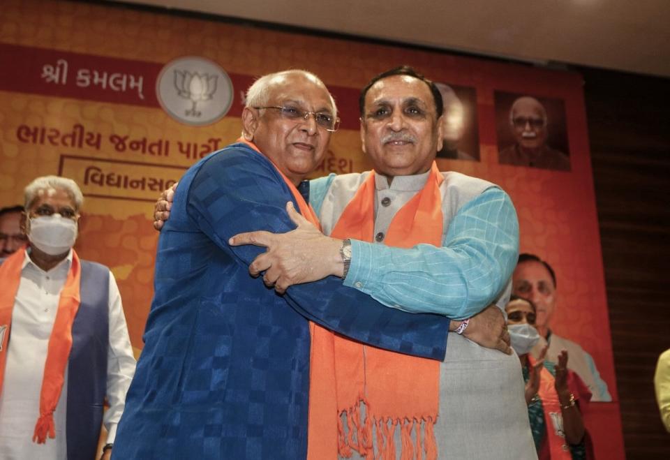 <div class="paragraphs"><p> Senior BJP leader Bhupendra Patel (left), who succeeded Vijay Rupani (right) as the Chief Minister of Gujarat, after a meeting in Gandhinagar on Sunday, 12 September.</p></div>