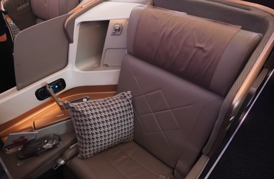 Singapore Airlines Business Class seat