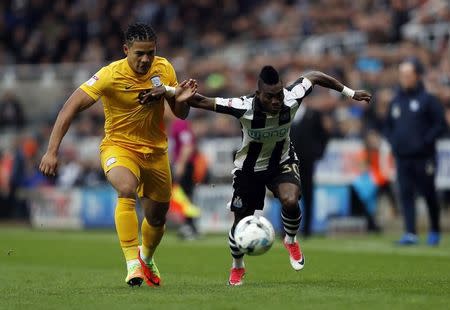 Britain Football Soccer - Newcastle United v Preston North End - Sky Bet Championship - St James' Park - 24/4/17 Newcastle United's Christian Atsu in action with Preston North End's Bailey Wright Mandatory Credit: Action Images / Lee Smith Livepic