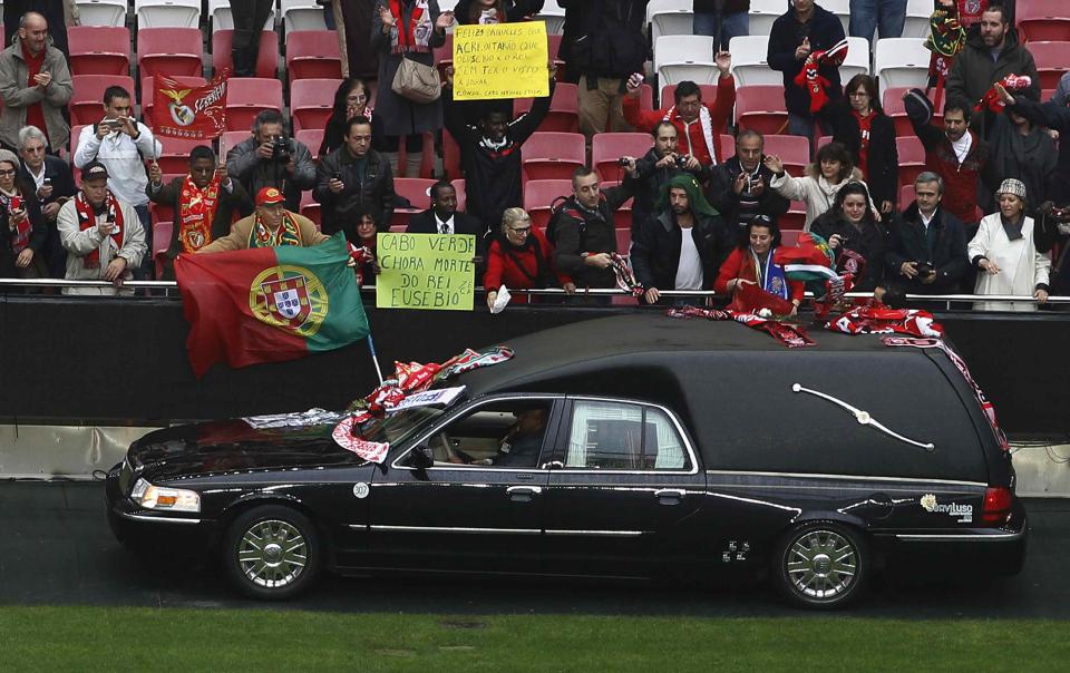 The hearse carrying the coffin of Eusebio crosses the Luz stadium in Lisbon