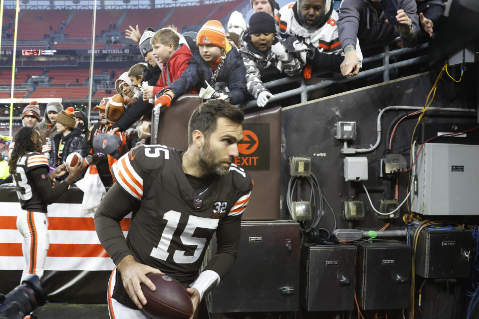 Cleveland Browns quarterback Joe Flacco (15) runs off the field after an NFL football game against the Jacksonville Jaguars, Sunday, Dec. 10, 2023, in Cleveland. (AP Photo/Ron Schwane)