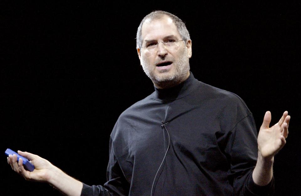 Steve Jobs in seiner Uniform, dem schwarzen Rolli - Copyright: Justin Sullivan/Getty Images