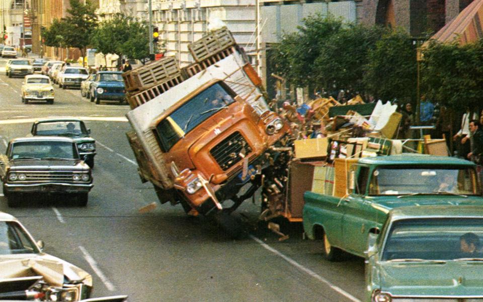 San Francisco being destroyed in Richard Rush's Freebie and The Bean - Alamy