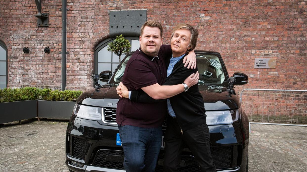 James Corden und Sir Paul McCartney machten eine Runde durch Liverpool. Foto: Craig Sugden/Press Association Images