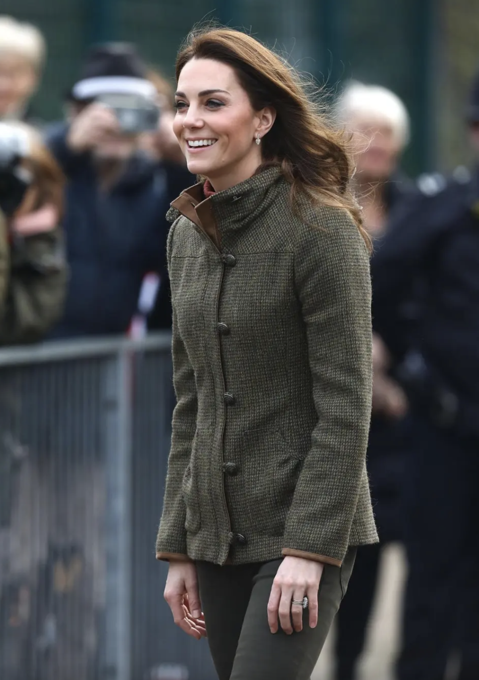 kate middleton in a brown tweed coat
