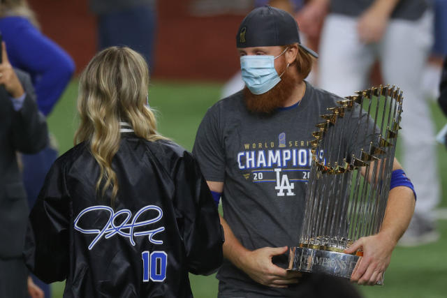 Justin Turner Jersey, Justin Turner Gear and Apparel