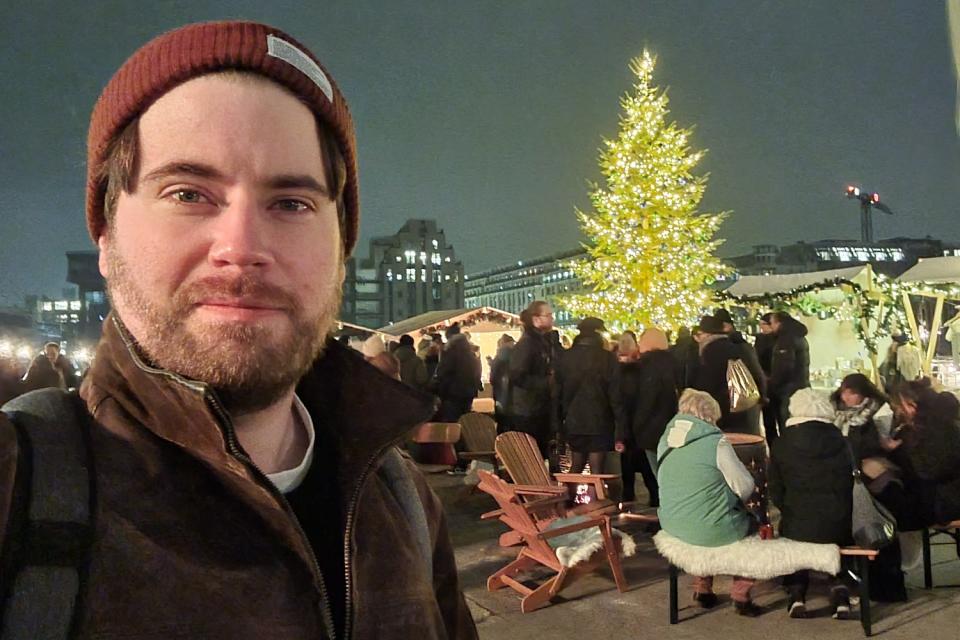 Frieren an der Spree: Business Insider-Redakteur Steffen Bosse hat sich den All-inclusive-Weihnachtsmarkt in Berlin angesehen – und ordentlich gefroren. - Copyright: Business Insider