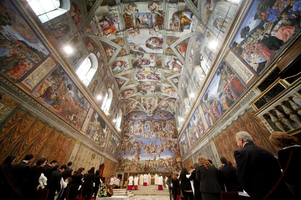 VATICAN CITY, VATICAN - JANUARY 13: A general view as Pope Benedict XVI celebrates baptisms in the Michelangelo's  Sistine Chapel, January 13, 2008 in Vatican City.  (Photo by Franco Origlia/Getty Images)