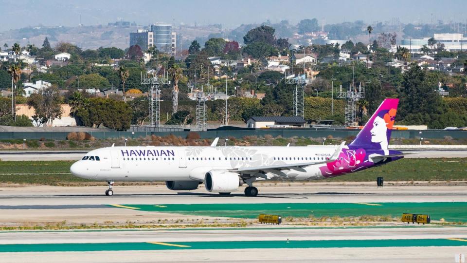 PHOTO: Hawaiian Airlines Airbus A321neo prepares for takeoff at Los Angeles International Airport during the Thanksgiving Day holiday on Nov. 24, 2022 in Los Angeles. (AaronP/Bauer-Griffin/GC Images via Getty Images, FILE)