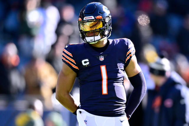 Bears rally to beat Eagles in Monday night football