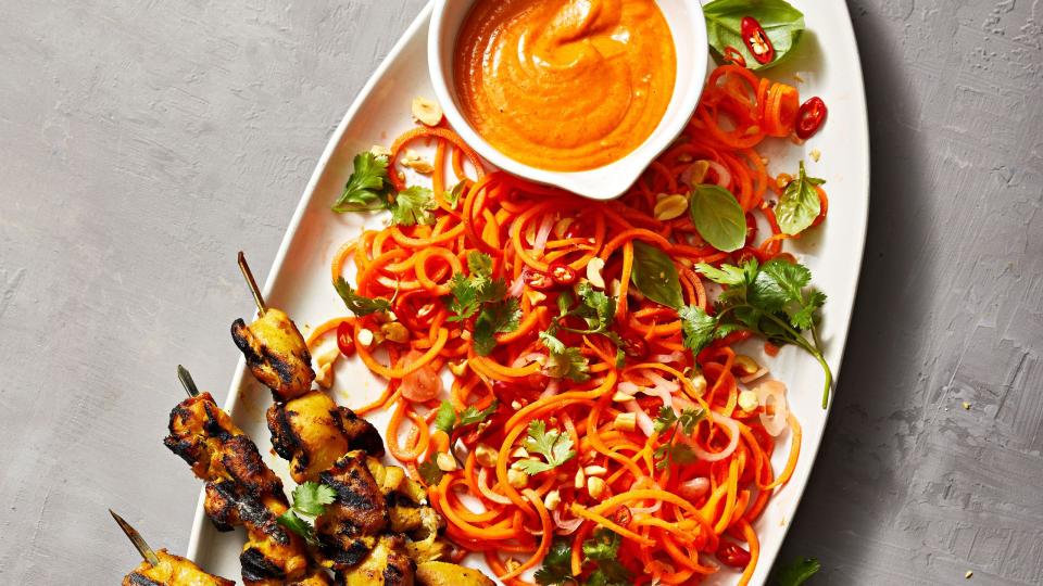 chicken satay with spiralized carrot salad