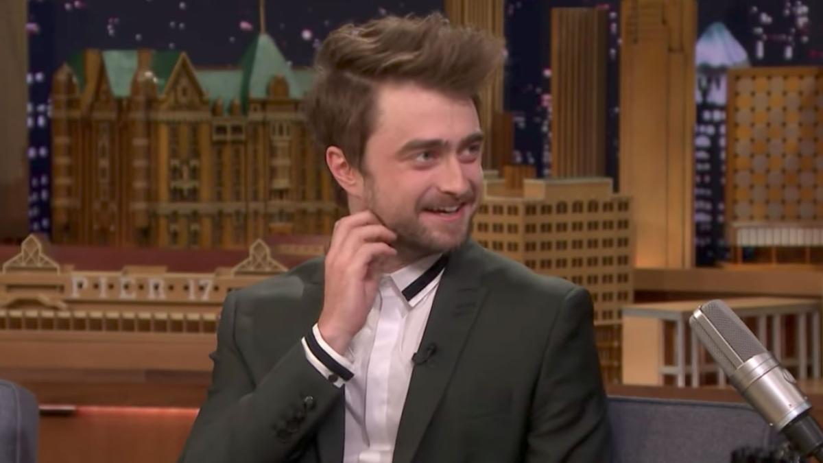 Daniel Radcliffe Reacts to Harry Potter Memes 