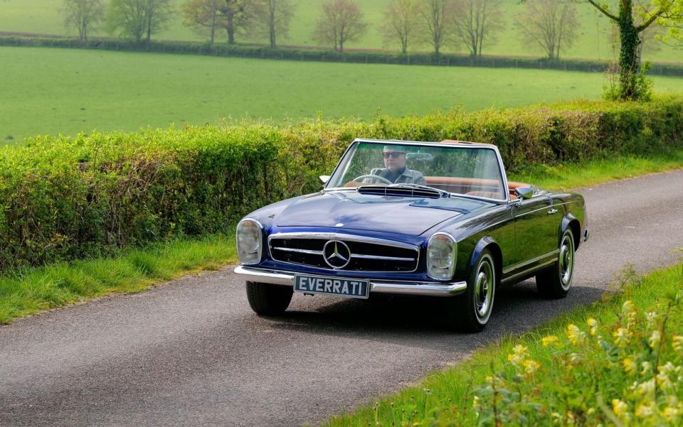 Everatti driving in the countryside