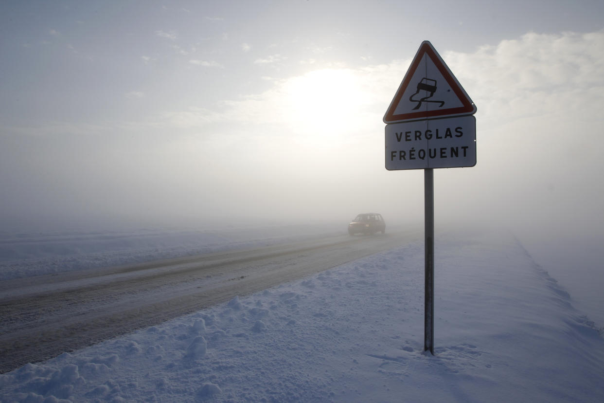 La glace noire prend par surprise les automobilistes