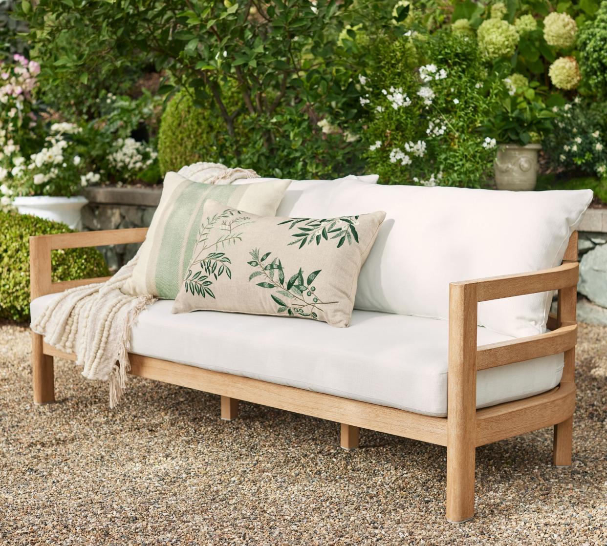 <p><a href="https://go.redirectingat.com?id=74968X1596630&url=https%3A%2F%2Fwww.potterybarn.com%2Fproducts%2Fwoodside-outdoor-sofa%2F%3Fpkey%3Dcoutdoor-sofas&sref=https%3A%2F%2Fwww.veranda.com%2Fshopping%2Ffurniture%2Fg60658702%2Fbest-outdoor-sofas%2F" data-i13n="elm:affiliate_link;elmt:premonetized" rel="sponsored" target="_blank" data-ylk="slk:Shop Now;elm:affiliate_link;elmt:premonetized;itc:0;sec:content-canvas" class="link rapid-noclick-resp rapid-with-clickid etailiffa-link">Shop Now</a></p> <p>Woodside Eucalyptus Outdoor Sofa</p>  <p>$1299.00</p><span class="copyright">Pottery Barn</span>