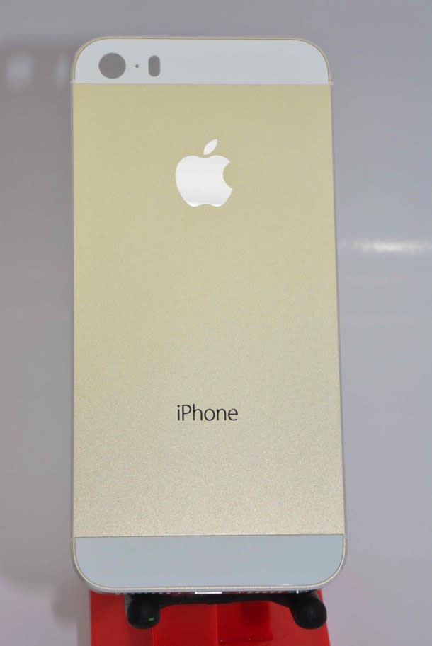 1-iphone-5s-gold-leak-2