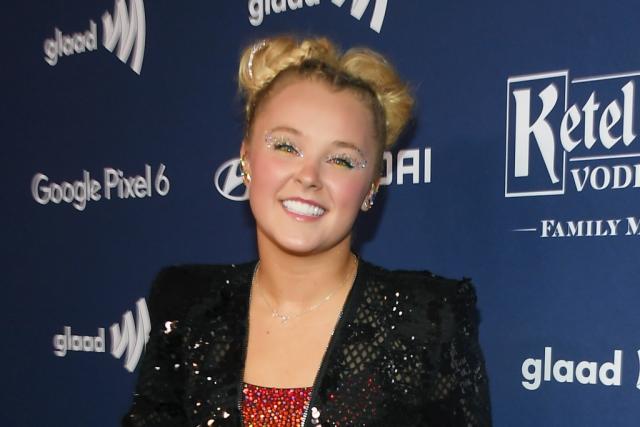 JoJo Siwa Opens Up About Self-Expression, Her Fave Friendsgiving