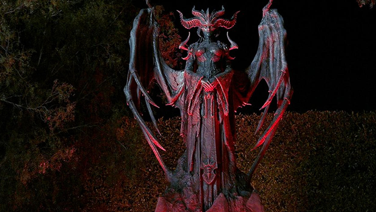  An imposing statue of Lilith, the Daughter of Hatred, upon which the names of hardcore players will be inscribed. 