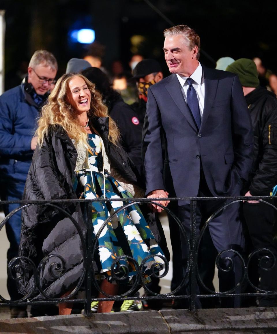 7) Sarah Jessica Parker and Chris Noth on the set of 'And Just Like That', November 2021