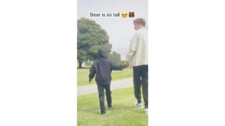 liam payne in park with son