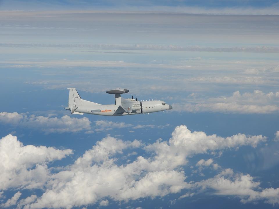 18日共軍派遣「空警-500」及「運-8遠干機」各1架次進入台灣西南防空識別區。圖為「空警-500」同型機。   圖：國防部提供