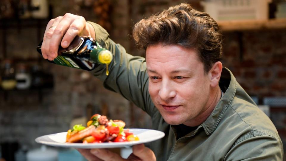 Der britische Starkoch Jamie Oliver ist mit seiner Restaurantkette gescheitert. Foto: Axel Heimken