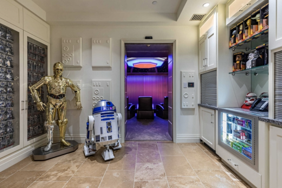 Stars-Wars-Villa in Hidden Hills (The Agency)