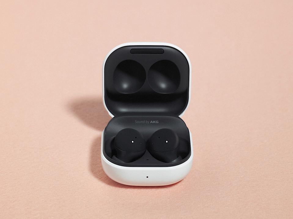 <p>Samsung Galaxy Buds 2</p>
