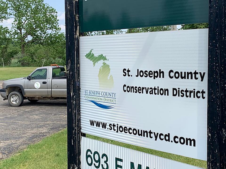 St. Joseph County Conservation District is overseeing the first river cleanup of 2022 this weekend.