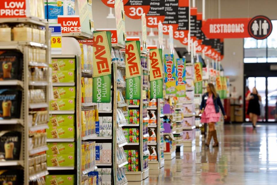 The aisles of Fort Worth’s first H-E-B before opening day.