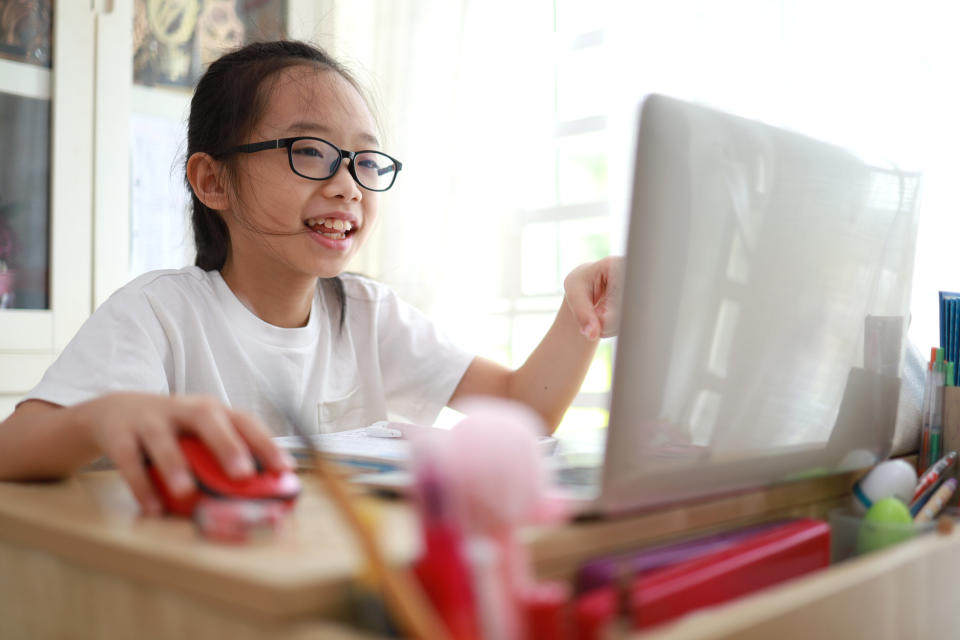 Get the kiddos excited for back-to-school with a study desk that's just for them. (Photo: tylim via Getty Images)