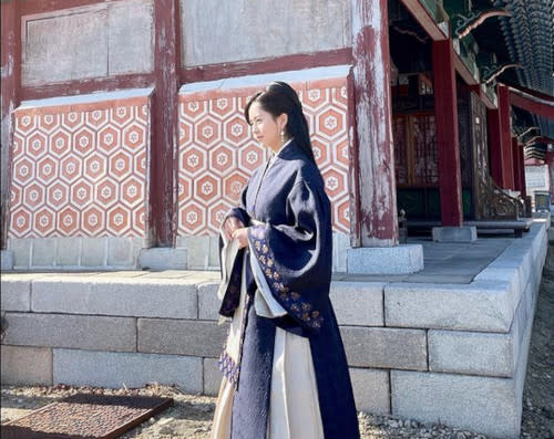 Korean actress Kim So-hyun sends her Lunar New Year wishes to everyone, and inadvertently 'started' a boycott campaign against her series