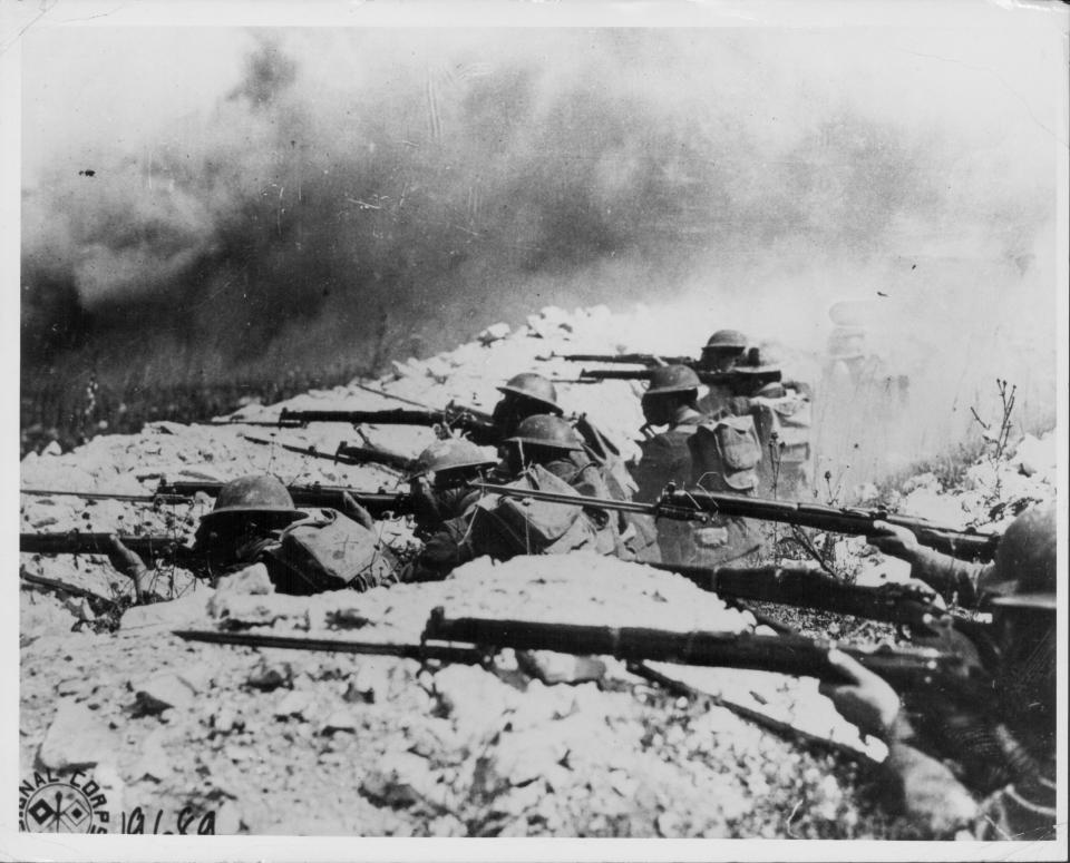 US army trainees in trenches on the Western Front during World War One, France, 1918.