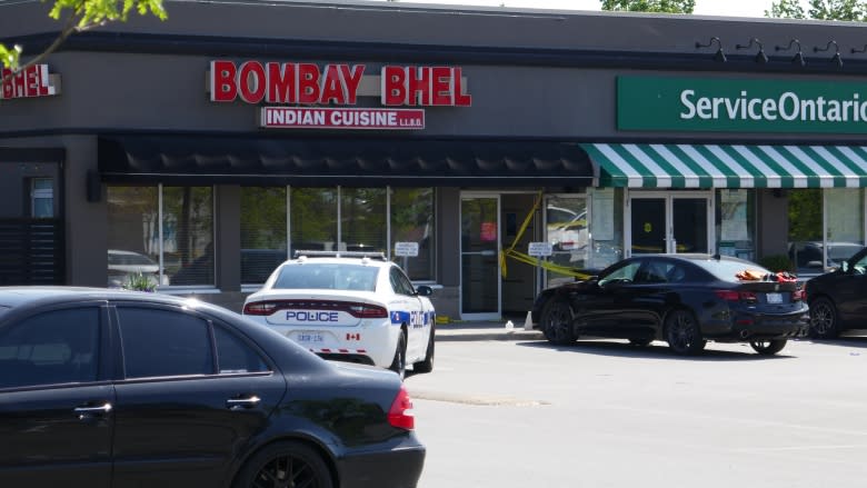 Police hunt for 2 men in Mississauga, Ont. restaurant blast, motive still unknown