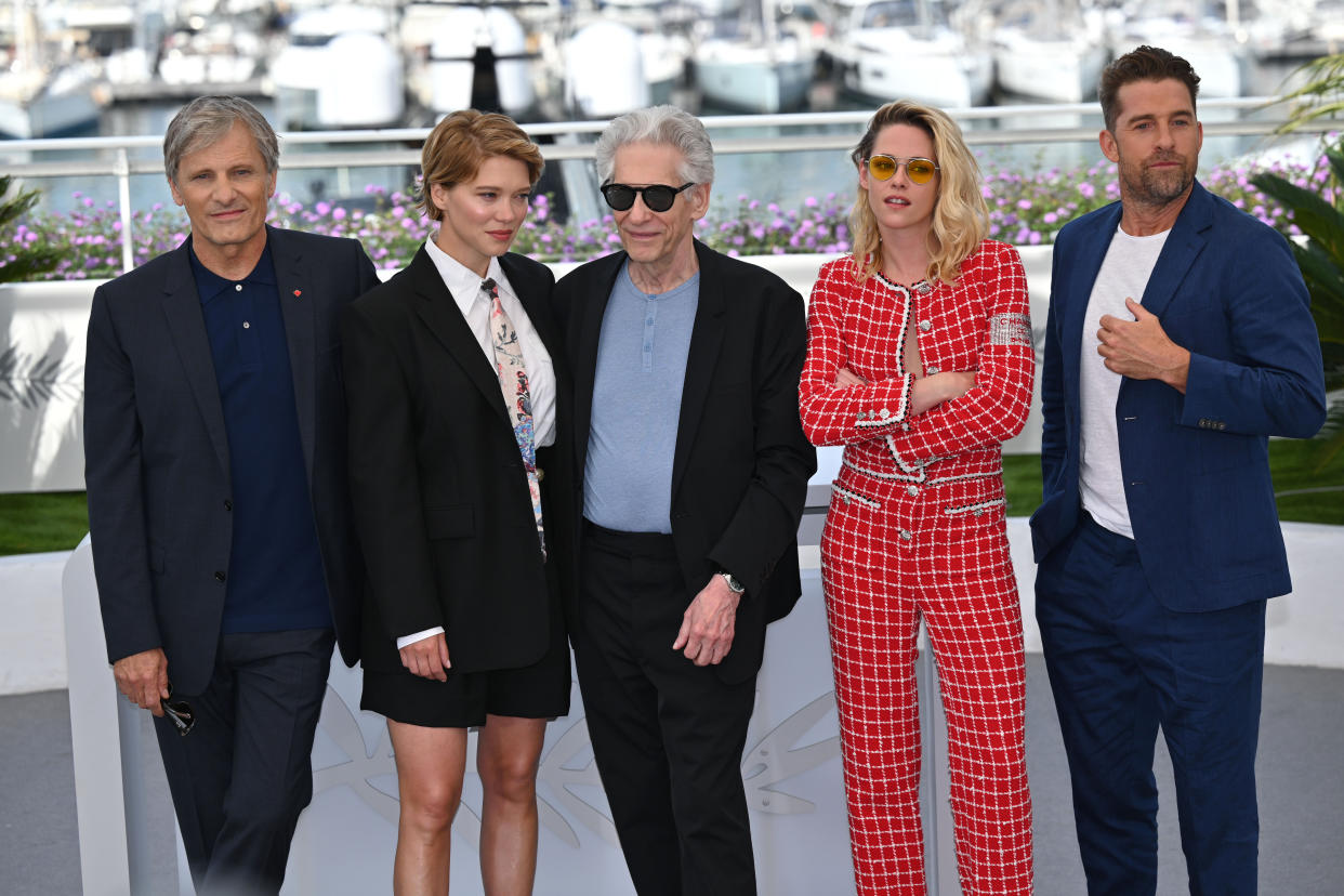CANNES, FRANCE - MAY 24: (L to R) US actor Viggo Mortensen, French actress Lea Seydoux, US actress Kristen Stewart and British-Canadian actor Scott Speedman attend a photocall for the film âCrimes Of the Futureâ at the 75th annual Cannes Film Festival in Cannes, France on May 24, 2022. (Photo by Mustafa Yalcin/Anadolu Agency via Getty Images)
