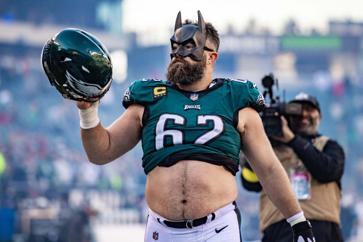 Sorry Travis Eagles C Jason Kelce Featured In Peoples Sexiest Man Alive Issue 