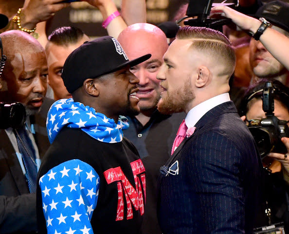 So sieht es also aus, wenn sich die beiden Protagonisten des Mega-Fights erstmals aus nächster Nähe in die Augen sehen. Die Auftakt-Pressekonferenz von Floyd Mayweather und Conor McGregor war schon eine große Show. SPORT1 zeigt die besten Bilder