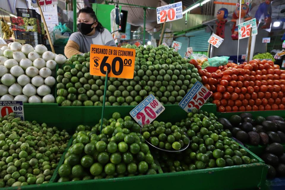 Para los mexicanos, que a todo le ponen limón, un exponencial aumento en su precio ha sido un duro golpe y el presagio de que lo peor está por venir. FOTO: EDGAR NEGRETE/CUARTOSCURO.COM