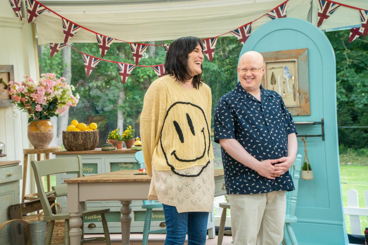 Noel Fielding and Matt Lucas on 'GBBO' (© Mark Bourdillon)