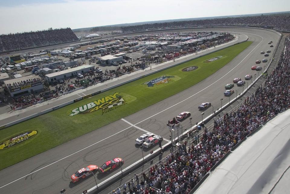 22 feb 2004 a general view during the subway 400 at north carolina speedway in rockingham, nc