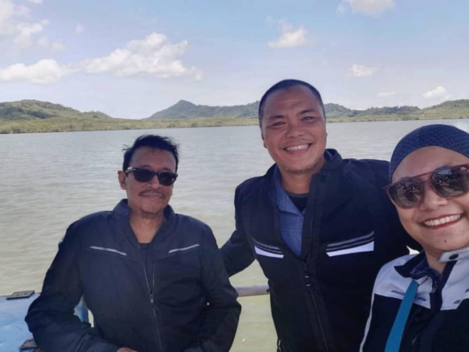 From left: The writer, Ahmad Razlan, and Karlin Kayzee enjoying a short respite on the ferry bound for Koh Lanta.