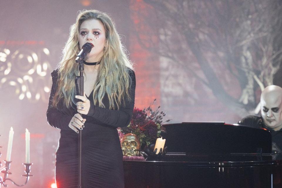 Kelly Clarkson performs in her Halloween costume on the Oct. 31, 2023, episode of "The Kelly Clarkson Show."