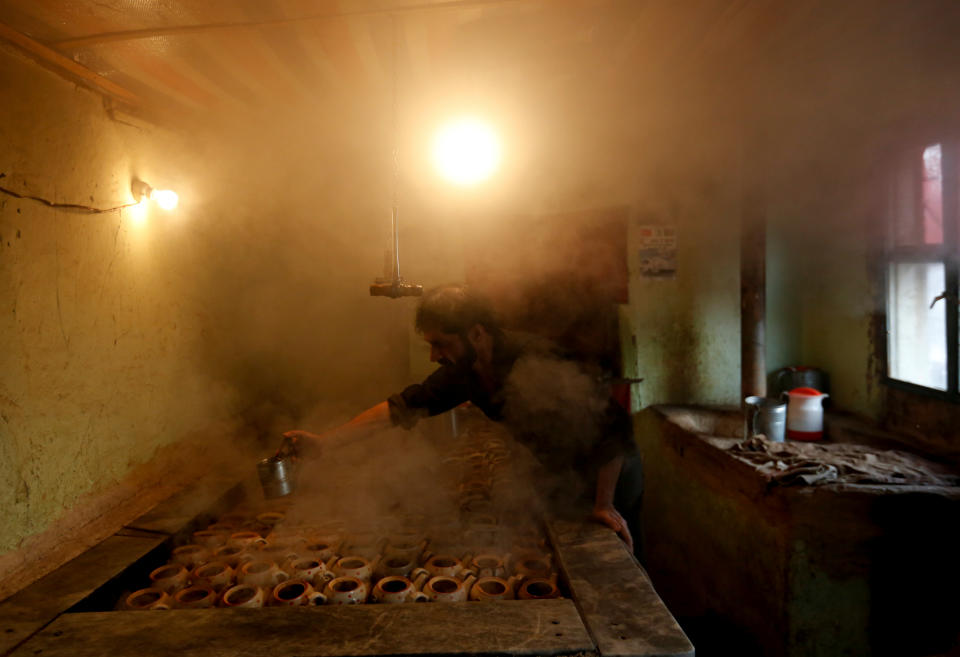 Hot food at bird market