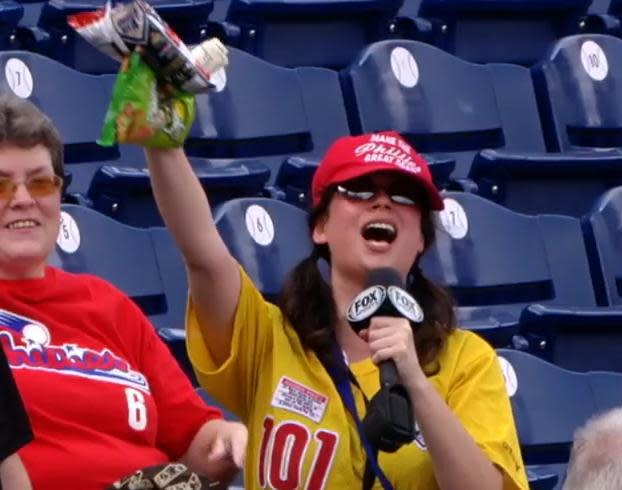 Phillies girl leaves baseball viewers distracted with steamy show