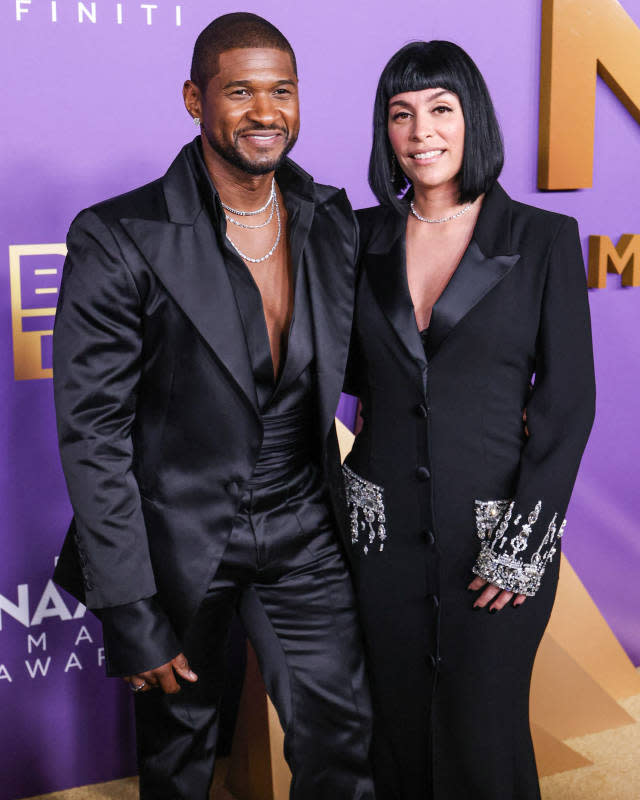 <p>IMAGO / ABACAPRESS</p><p><strong>Usher</strong> said "yeah" in Las Vegas on Feb. 11</p><p>The R&B-pop <a href="https://parade.com/1239349/michelleparkerton/music-quotes/" rel="nofollow noopener" target="_blank" data-ylk="slk:music;elm:context_link;itc:0;sec:content-canvas" class="link ">music</a> star can likely file <a href="https://parade.com/tv/super-bowl-2024" rel="nofollow noopener" target="_blank" data-ylk="slk:Super Bowl;elm:context_link;itc:0;sec:content-canvas" class="link ">Super Bowl</a> Sunday under one of the greatest nights of his <a href="https://parade.com/937586/parade/life-quotes/" rel="nofollow noopener" target="_blank" data-ylk="slk:life;elm:context_link;itc:0;sec:content-canvas" class="link ">life</a>.</p><p>Not only did the 45-year-old “OMG” crooner light up the Super Bowl halftime show stage, delivering a spectacular performance of his biggest hits—both past and present—with a star-studded entourage featuring <strong>Alicia Keys</strong>, <strong>Lil Jon</strong>, <strong>Ludacris</strong>, <strong>will.i.am, Jermaine Dupri and H.E.R</strong>, but he also tied the knot to his longtime boo, <strong>Jennifer Goicoechea</strong>. </p>