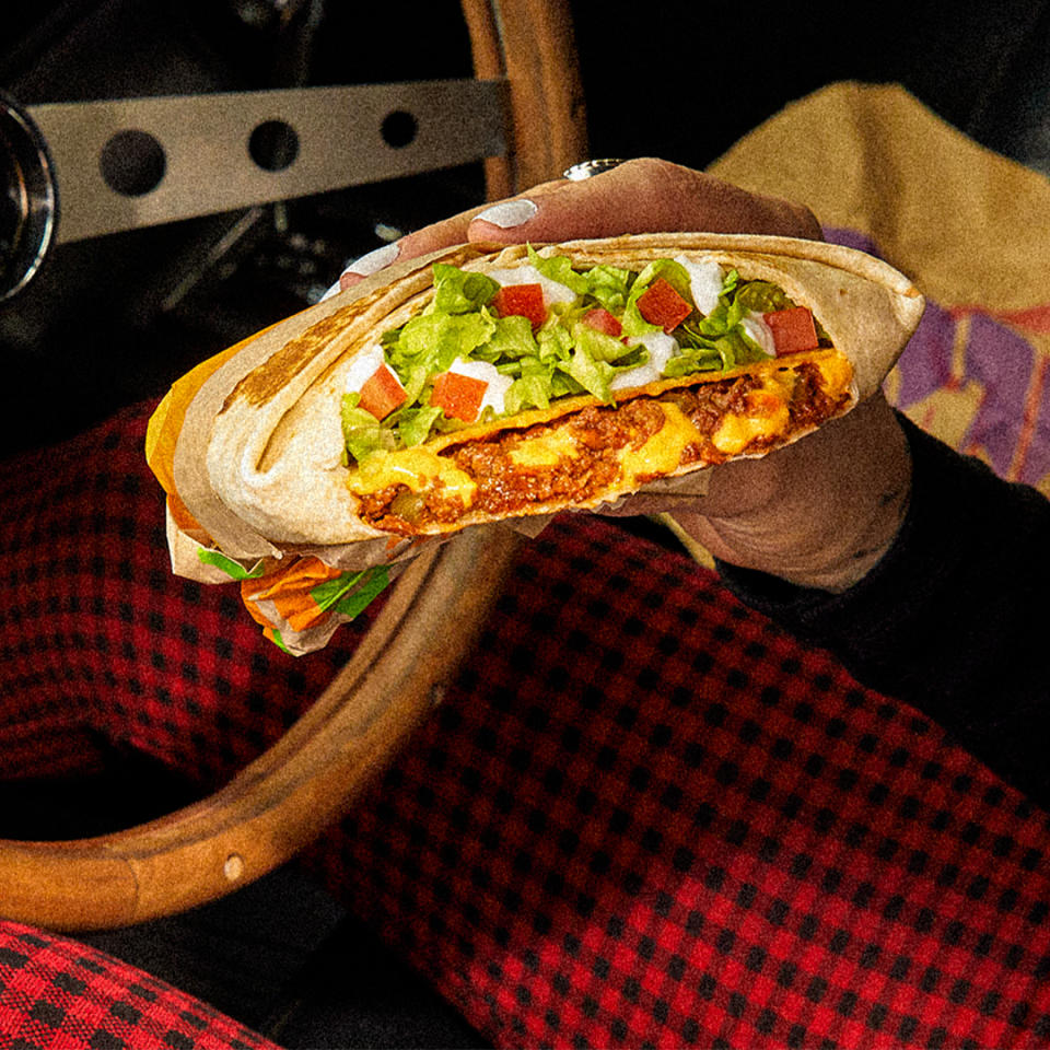 Taco Bell’s Iconic Crunchwrap Goes Vegan  (Taco Bell)